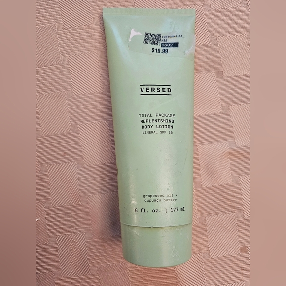 Versed Total Package Replenishing Body Lotion with SPF30 New - Picture 1 of 2